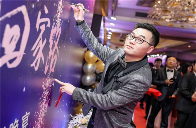 【高光“疫”事】勇敢逆行的特殊“网约车”——俄罗斯专享会90后，用信念打通生命运输线